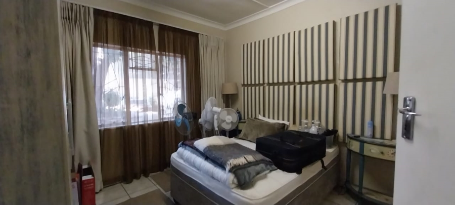 5 Bedroom Property for Sale in Annlin Gauteng