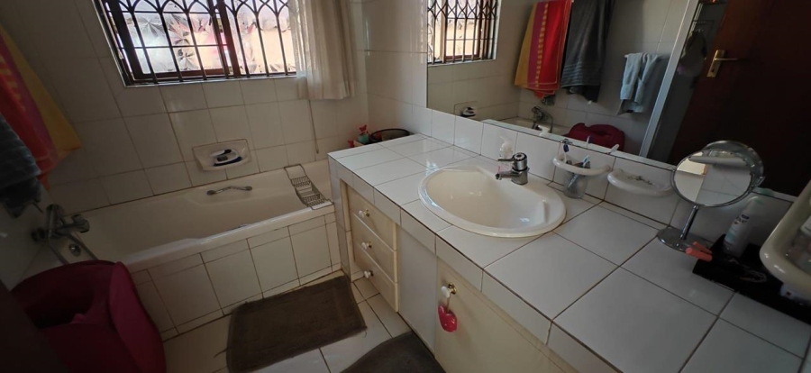 4 Bedroom Property for Sale in Amandasig Gauteng