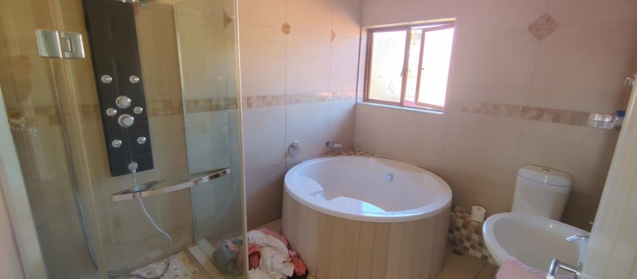 5 Bedroom Property for Sale in Amandasig Gauteng