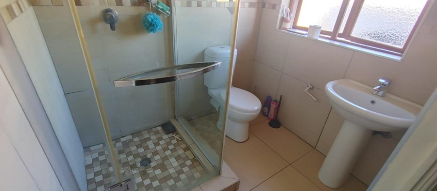 5 Bedroom Property for Sale in Amandasig Gauteng