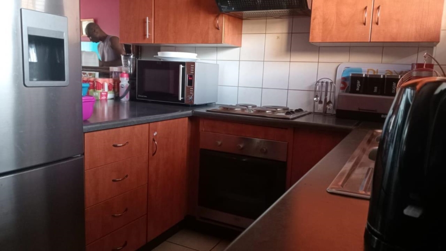 2 Bedroom Property for Sale in Annlin Gauteng