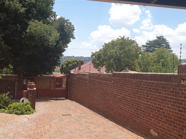 4 Bedroom Property for Sale in South Kensington Gauteng