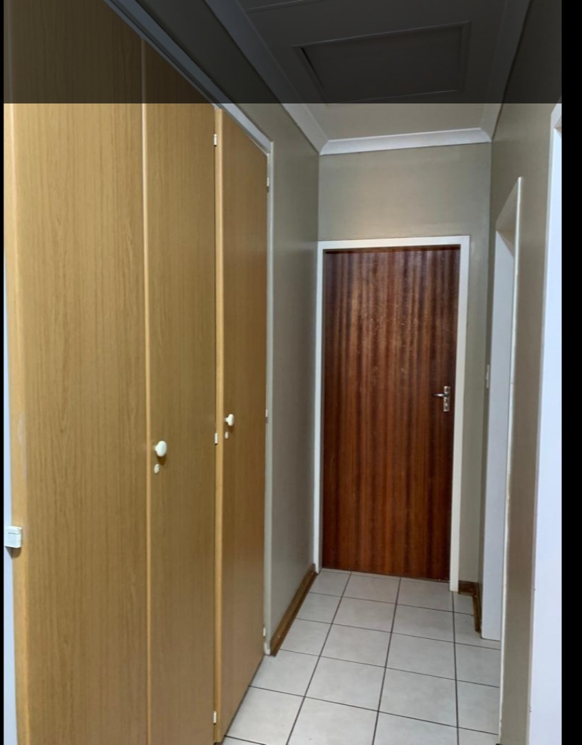 To Let 5 Bedroom Property for Rent in Chantelle Gauteng