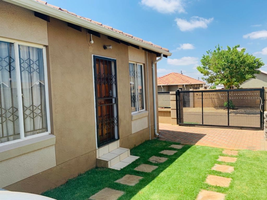 To Let 3 Bedroom Property for Rent in Evaton North Gauteng