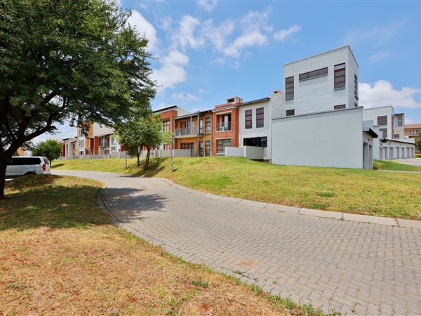 2 Bedroom Property for Sale in Carlswald Estate Gauteng