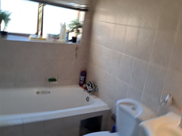 2 Bedroom Property for Sale in Halfway Gardens Gauteng