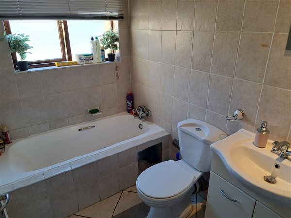 2 Bedroom Property for Sale in Halfway Gardens Gauteng