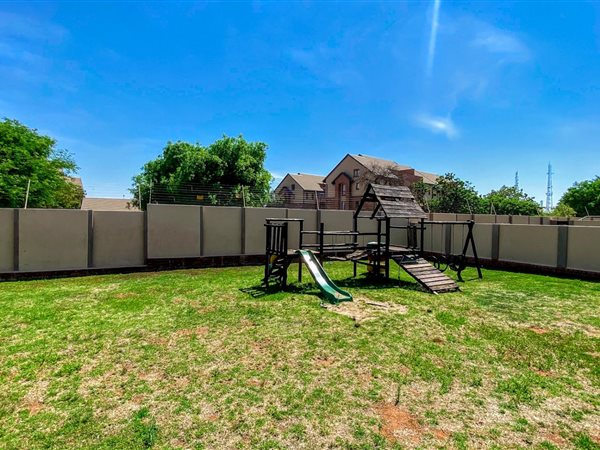 2 Bedroom Property for Sale in Halfway Gardens Gauteng