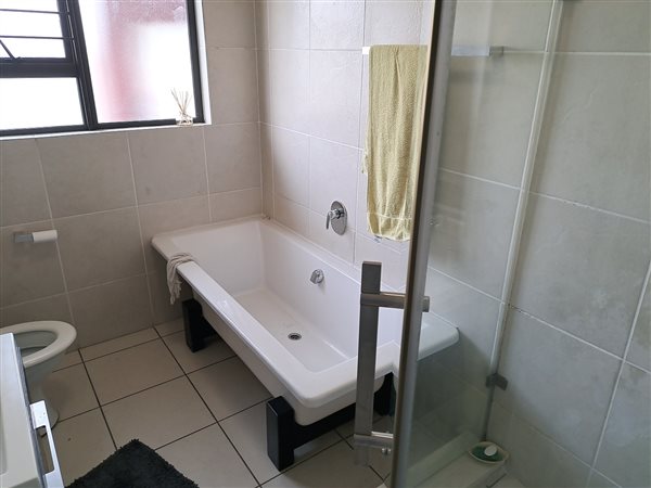 2 Bedroom Property for Sale in Noordwyk Gauteng