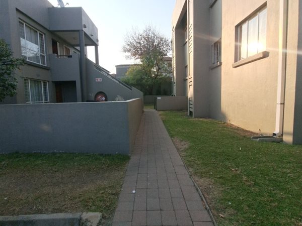 2 Bedroom Property for Sale in Halfway Gardens Gauteng