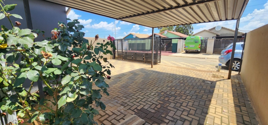 3 Bedroom Property for Sale in Windmill Park Gauteng