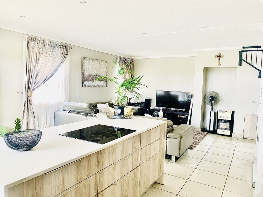 4 Bedroom Property for Sale in Lion Pride Gauteng