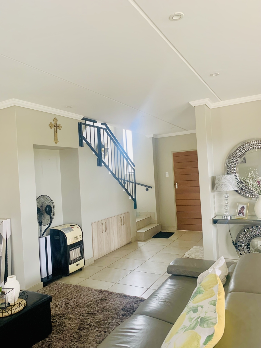 4 Bedroom Property for Sale in Lion Pride Gauteng