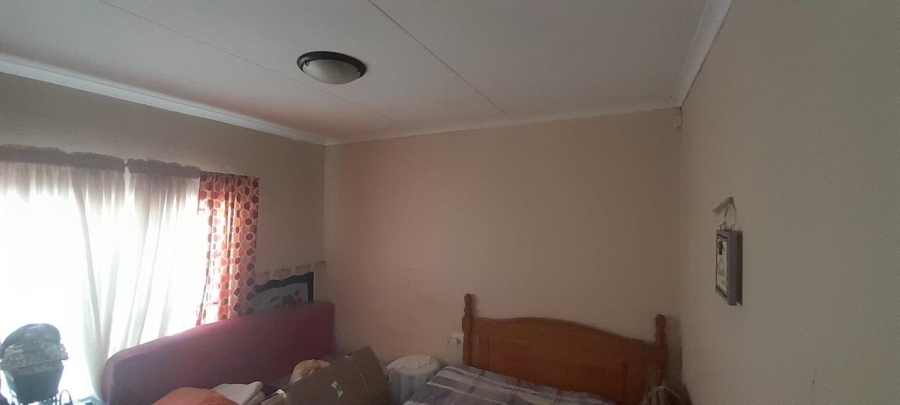 5 Bedroom Property for Sale in Eloffsdal Gauteng