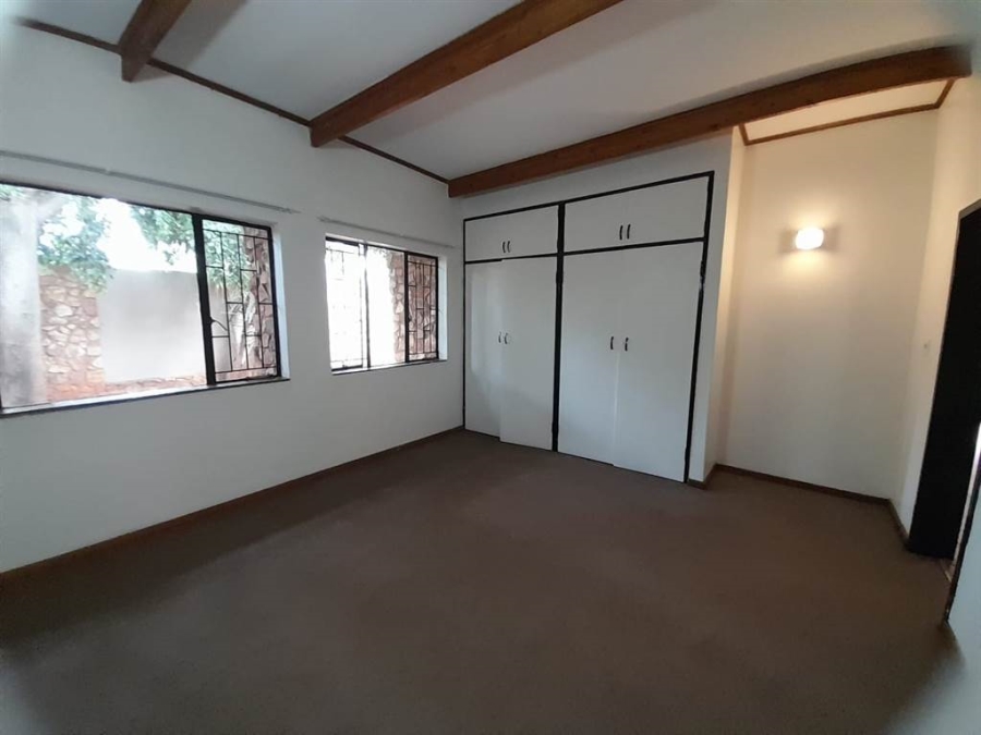7 Bedroom Property for Sale in Leeuwfontein Gauteng