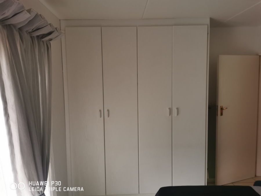 2 Bedroom Property for Sale in Ruimsig A H Gauteng