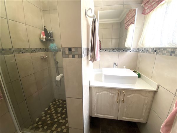 3 Bedroom Property for Sale in Elarduspark Gauteng