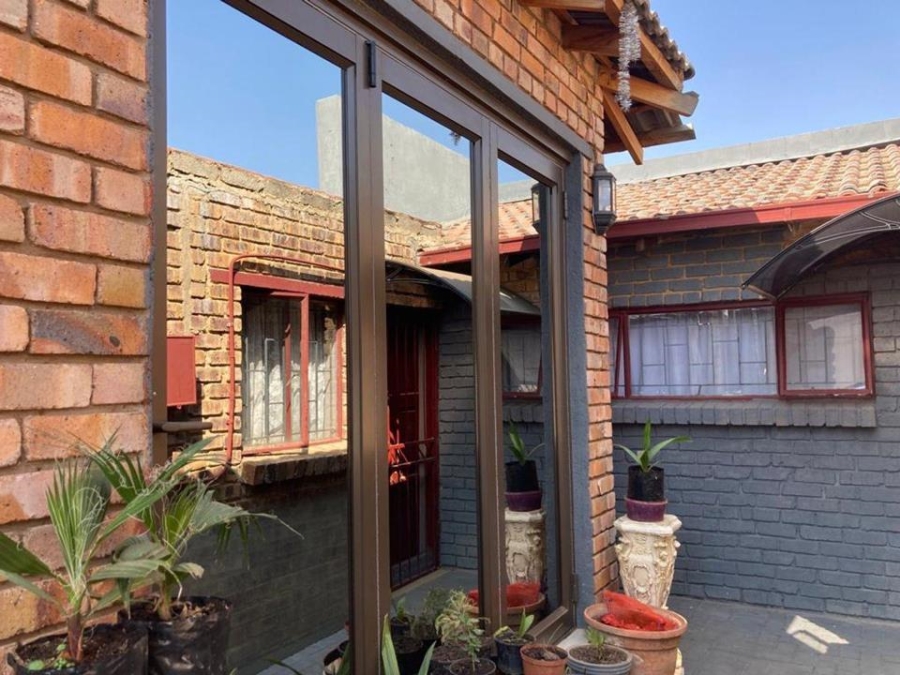 3 Bedroom Property for Sale in Moretele View Gauteng