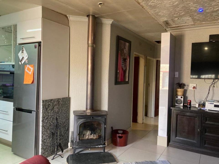3 Bedroom Property for Sale in Moretele View Gauteng