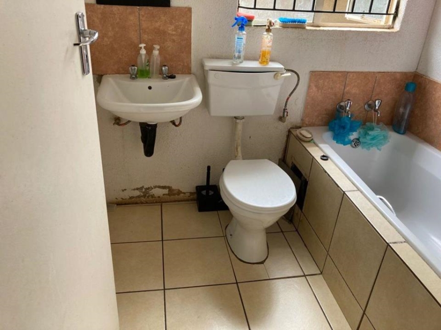 2 Bedroom Property for Sale in Mahube Valley Gauteng