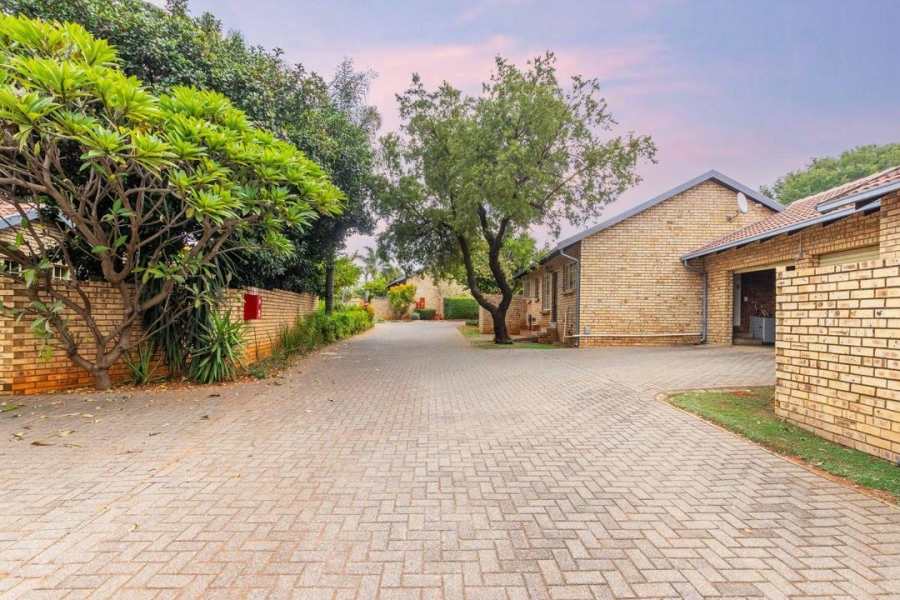 3 Bedroom Property for Sale in La Montagne Gauteng