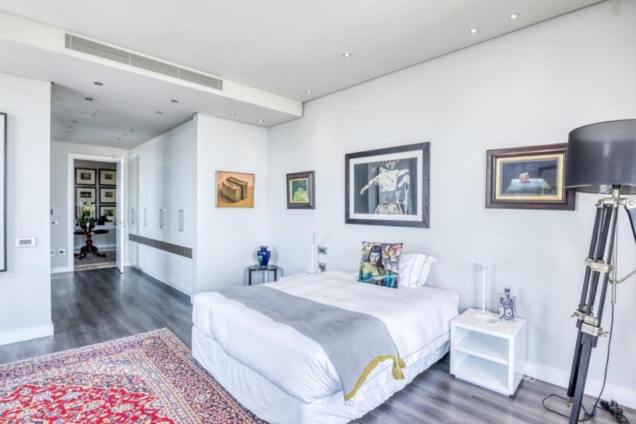 To Let 4 Bedroom Property for Rent in Sandhurst Gauteng