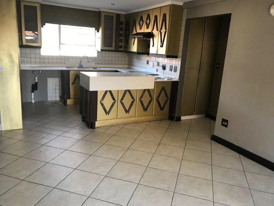 3 Bedroom Property for Sale in Glen Marais Gauteng