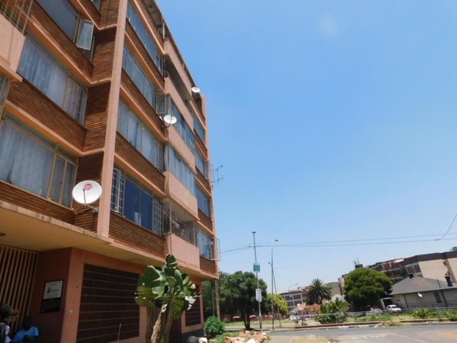 To Let 1 Bedroom Property for Rent in Yeoville Gauteng