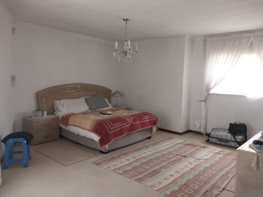 6 Bedroom Property for Sale in Lenasia Ext 9 Gauteng
