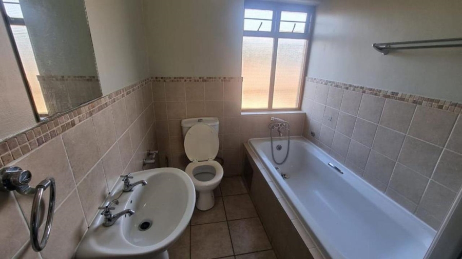 2 Bedroom Property for Sale in Zambezi Country Estate Gauteng