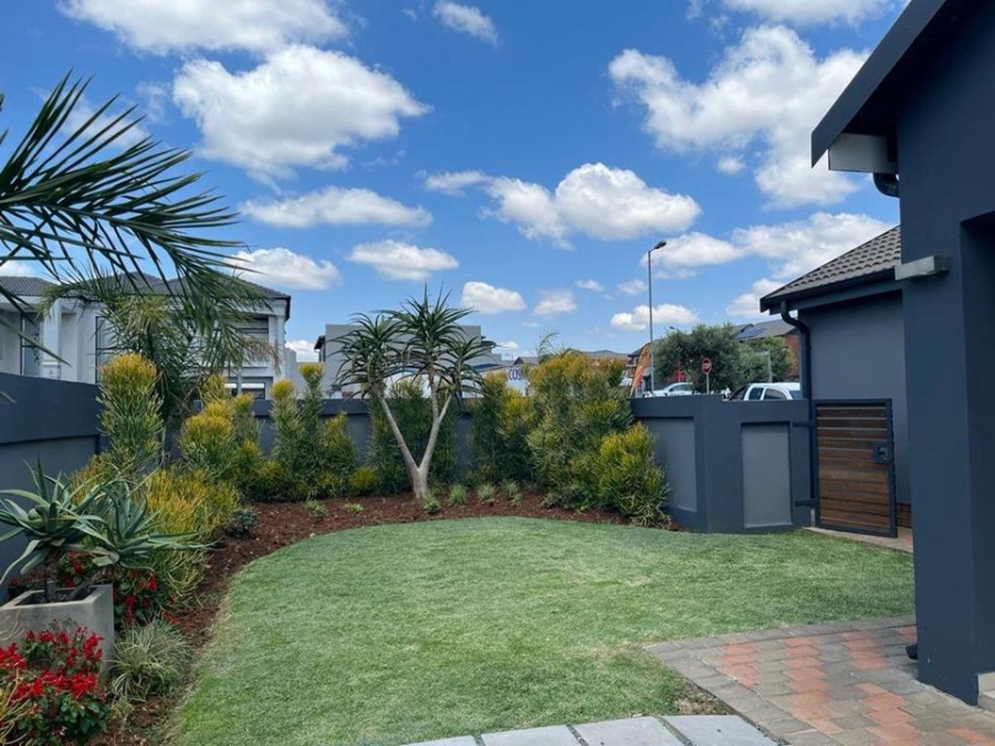 3 Bedroom Property for Sale in Zambezi Manor Lifestyle Estate Gauteng