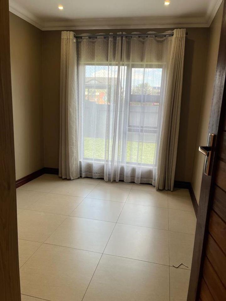 3 Bedroom Property for Sale in Zambezi Manor Lifestyle Estate Gauteng