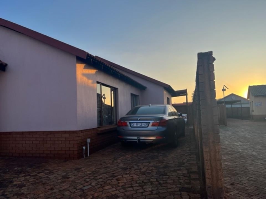 3 Bedroom Property for Sale in The Orchards Gauteng