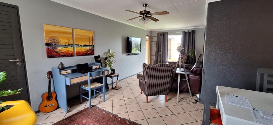 5 Bedroom Property for Sale in Agavia Gauteng
