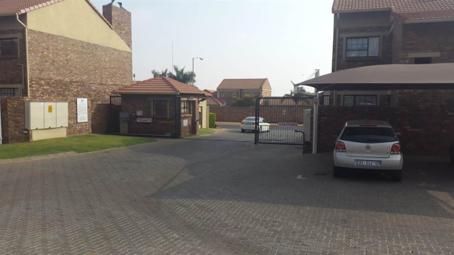 2 Bedroom Property for Sale in Sinoville Gauteng