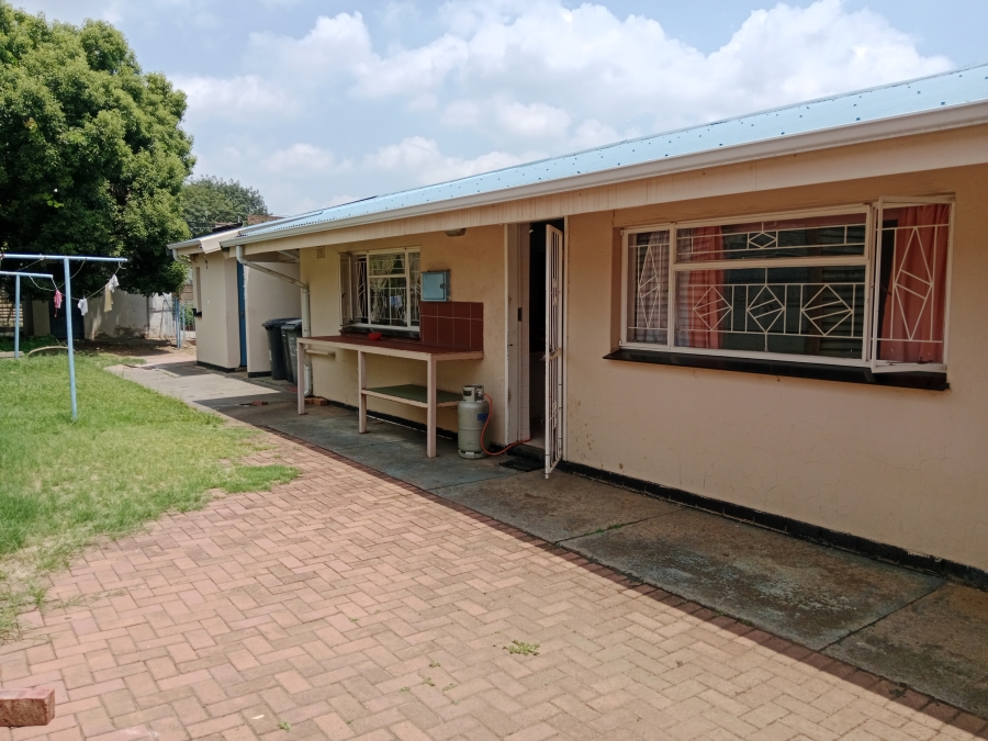 3 Bedroom Property for Sale in Tileba Gauteng