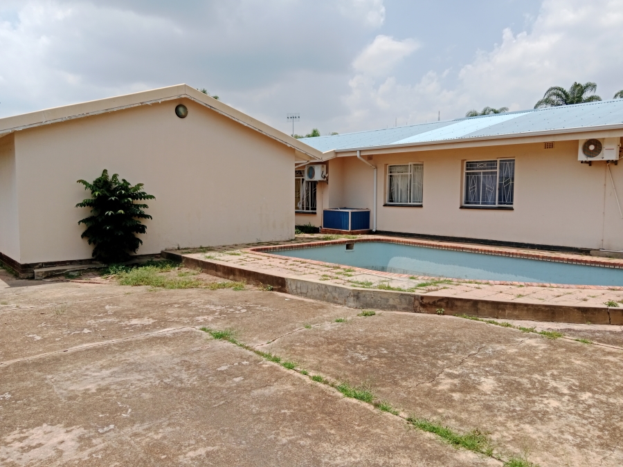 3 Bedroom Property for Sale in Tileba Gauteng