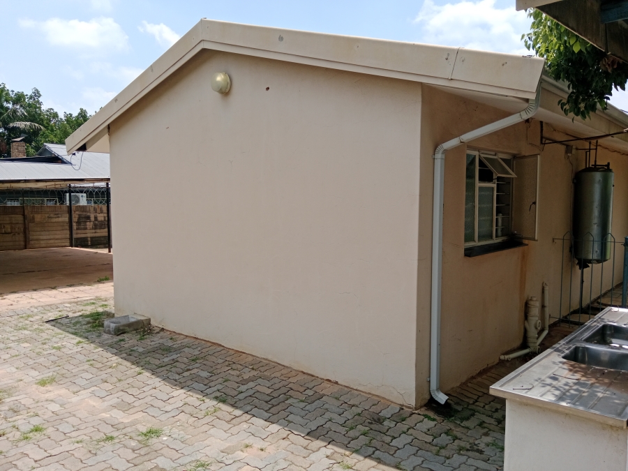 3 Bedroom Property for Sale in Tileba Gauteng