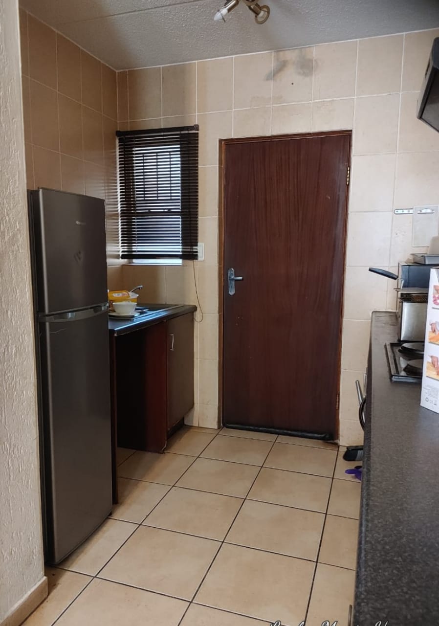 To Let 2 Bedroom Property for Rent in Ormonde View Gauteng