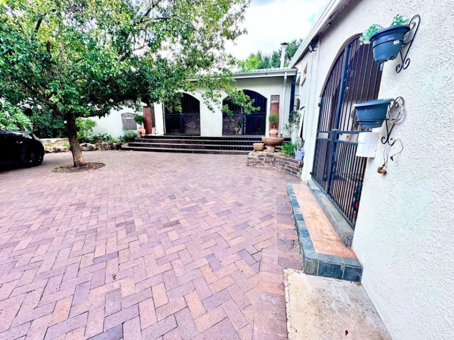 8 Bedroom Property for Sale in President Park Gauteng