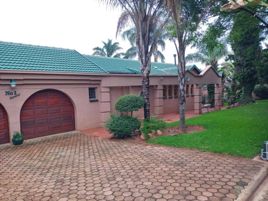 5 Bedroom Property for Sale in Wilro Park Gauteng
