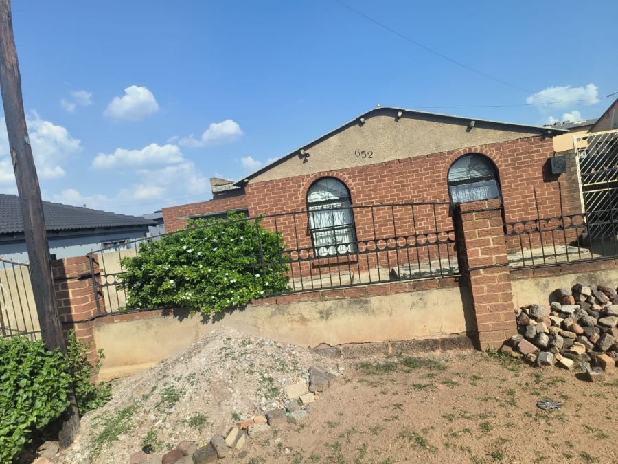 2 Bedroom Property for Sale in Soweto Gauteng