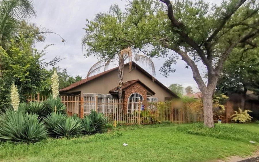 4 Bedroom Property for Sale in Pretoria Gardens Gauteng