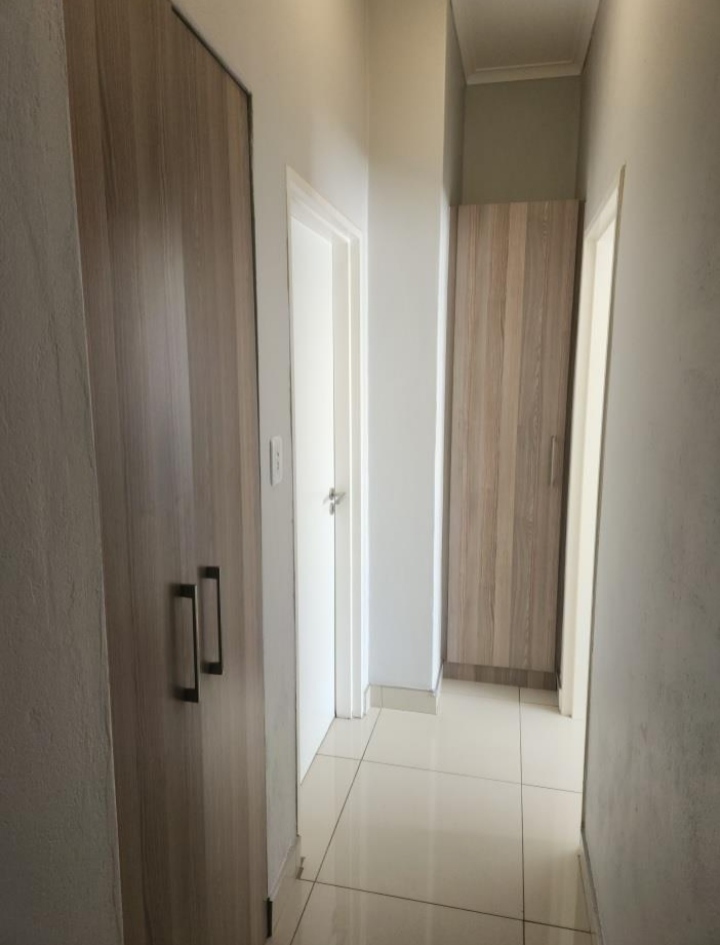 To Let 2 Bedroom Property for Rent in Blue Hills Gauteng