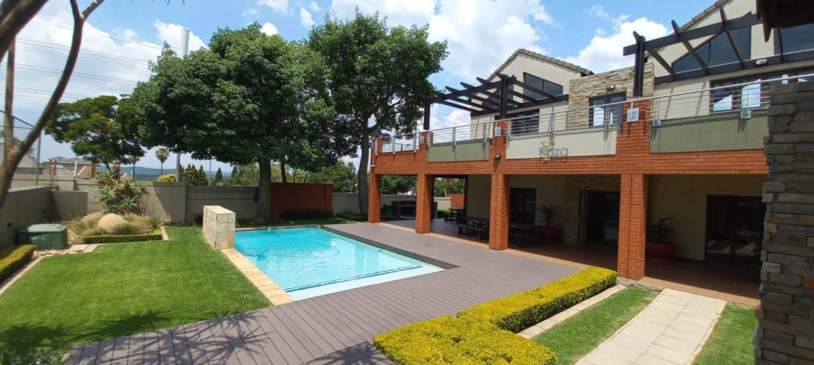 2 Bedroom Property for Sale in Lonehill Gauteng