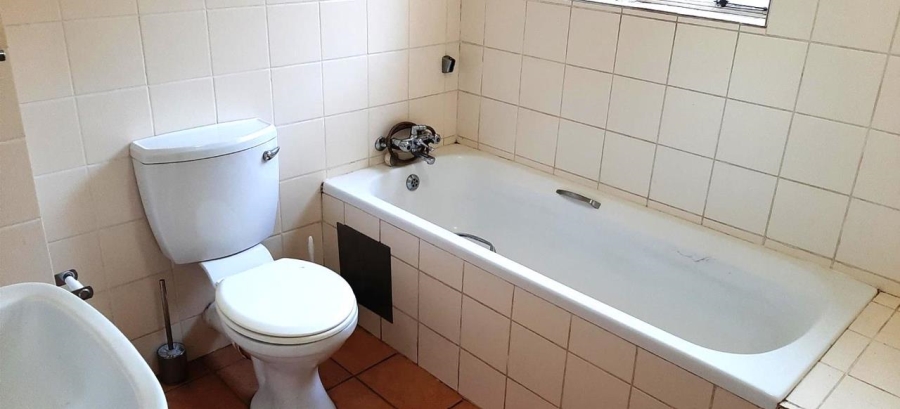 1 Bedroom Property for Sale in Die Wilgers Gauteng