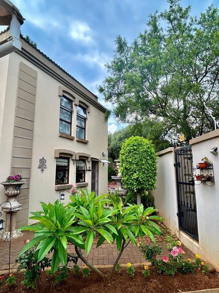 3 Bedroom Property for Sale in Faerie Glen Gauteng