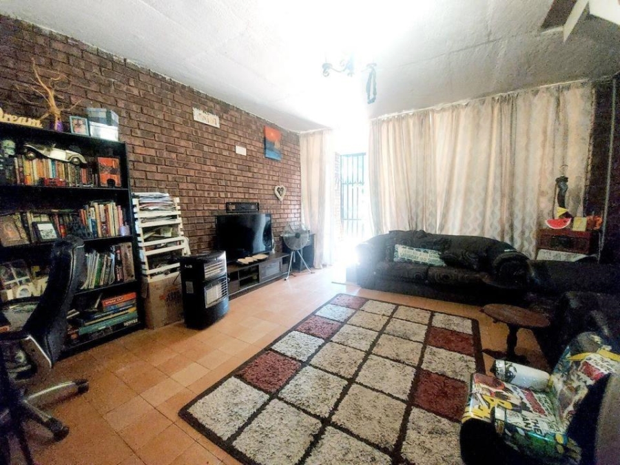 2 Bedroom Property for Sale in Claremont Gauteng
