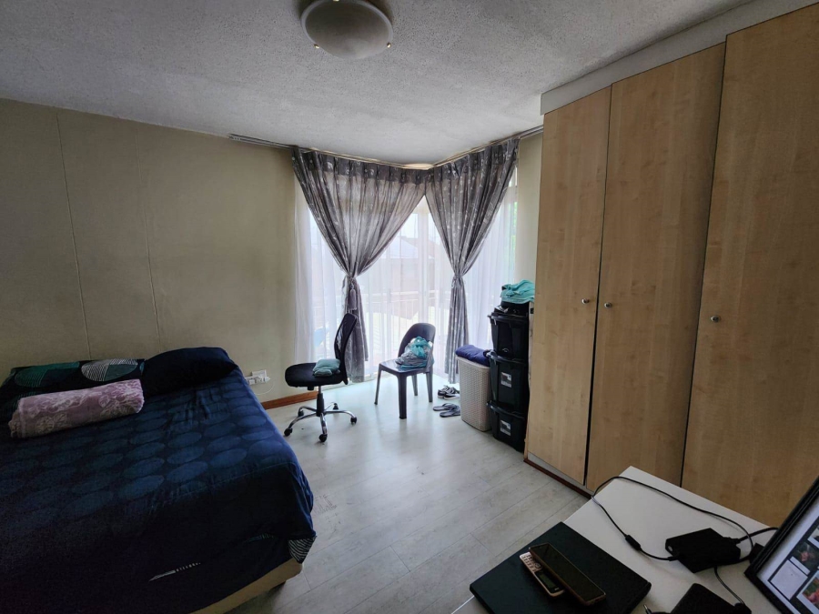 2 Bedroom Property for Sale in Hillcrest AH Gauteng