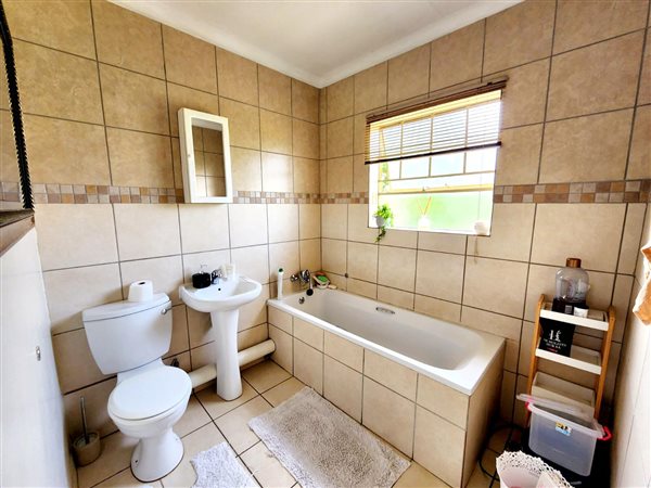 2 Bedroom Property for Sale in Montana Gauteng